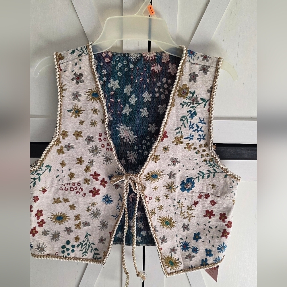 SHEIN Floral Embroidered Vest - Multicolor
